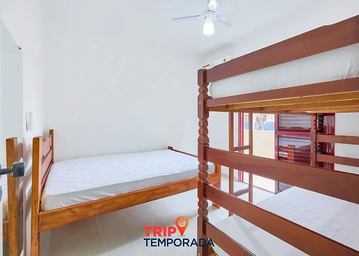 Apartamento espaçoso com ar condicionado e Wi-fi, a 100 metros da praia - Edifício Estoril